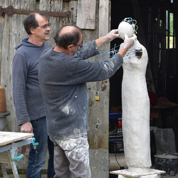Fabrication de la statue par Martine, Jean-Claude, Marc et Jacques